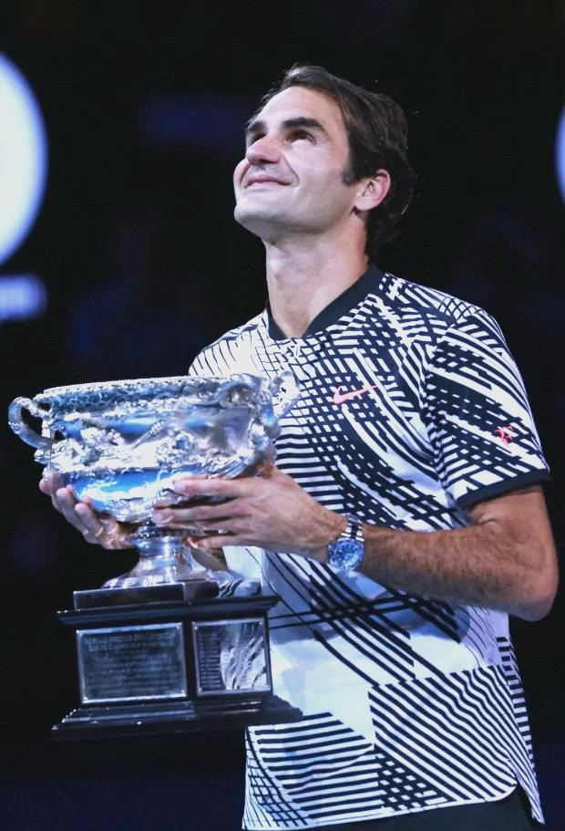 爱游戏体育直播-包含费德勒重返赛场，夺冠首场状态出色，曼联观众沸腾！比赛高潮迭起的词条