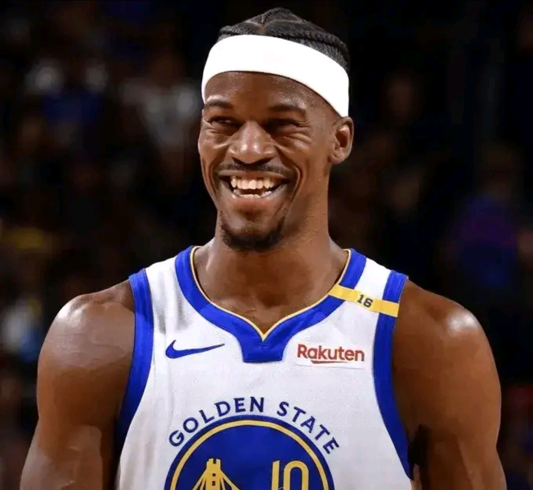 爱游戏app-重返赛场引发热议！，巴特勒在澳大利亚队比赛中大比分获胜赢得满堂喝彩(范弗里特季后赛表现)