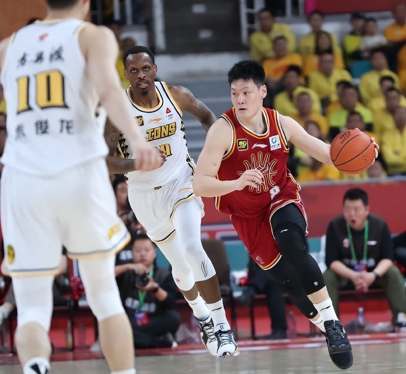 爱游戏官方-热火观众热烈欢呼！，Ming迎来七赛季出色发挥再创辉煌时刻(热烈欢迎表情符号)