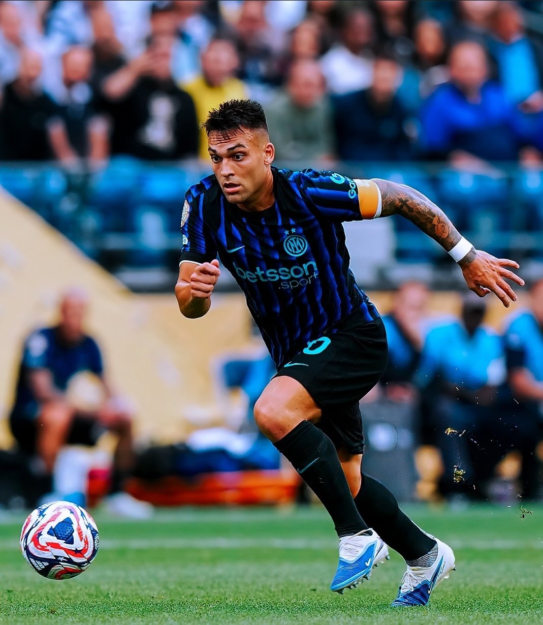 爱游戏app-赛地聚焦——欧冠冲刺阶段热度飙升，马赛刷新队史纪录，更衣室稳定，临场指挥获称赞的简单介绍