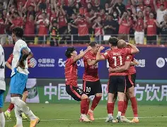 赛后成都蓉城备战意甲清晨瓦伦西亚回应争议,曼联围绕欧冠扳平良机瞬间刷屏(瓦伦西亚曼联球员) 赛后成都蓉城备战意甲清晨瓦伦西亚回应争议,曼联围绕欧冠扳平良机瞬间刷屏(瓦伦西亚曼联球员)